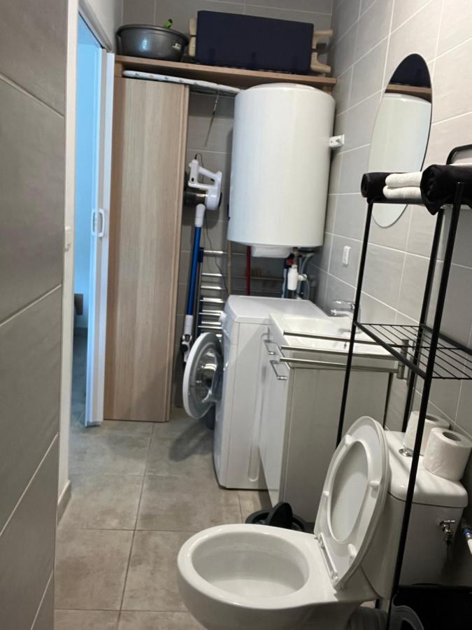 Studio Tout Equipe A La Nuitee Ou Plus,Proche Aeroport Bastia Лучиана Екстериор снимка
